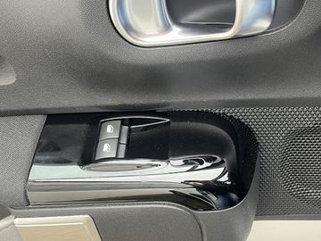 Bild 15 Citroën C3 1.2 PureTech 110 Shine - Navi - DAB - Automat