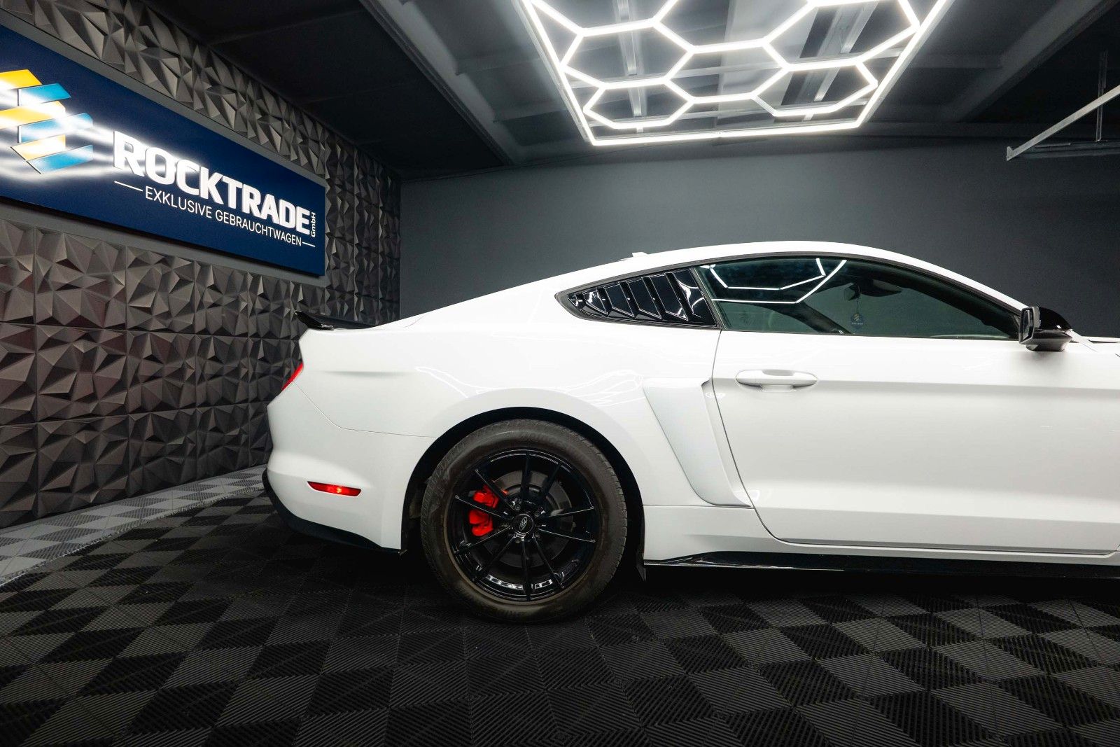 Fahrzeugabbildung Ford Mustang Shelby GT 500 5.0 V8 Performance LED 19%