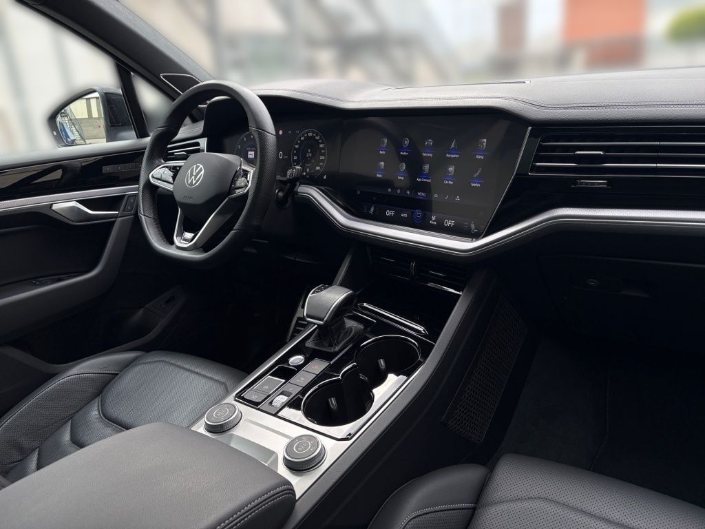 Volkswagen Touareg 3.0 TSI R-Line 4M MATRIX PANO BLACK AIR foto 10