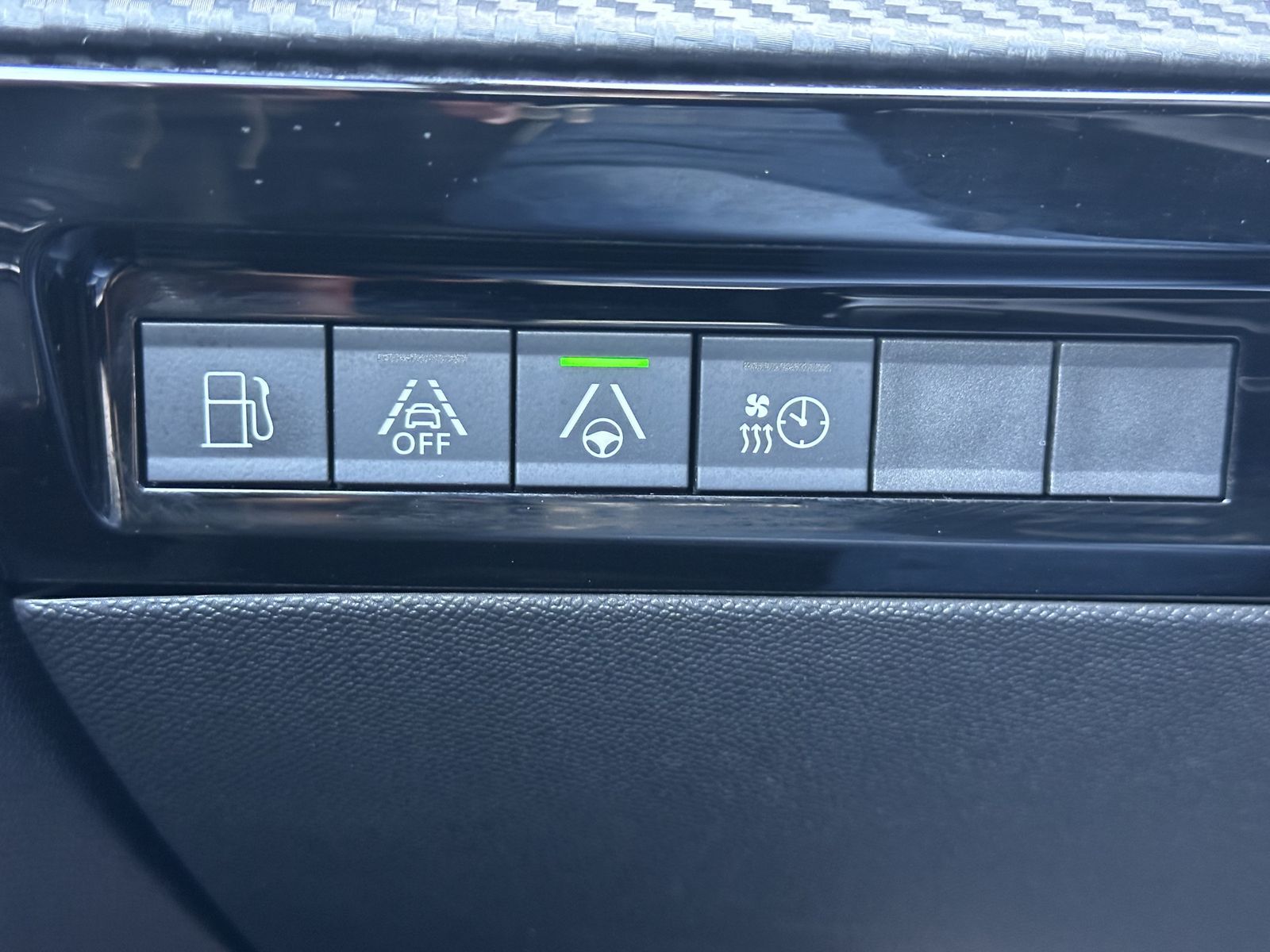 Fahrzeugabbildung Peugeot 508 SW Hybrid 225 GT NAV+LED+ACC+KAM+18ZOLL+VC