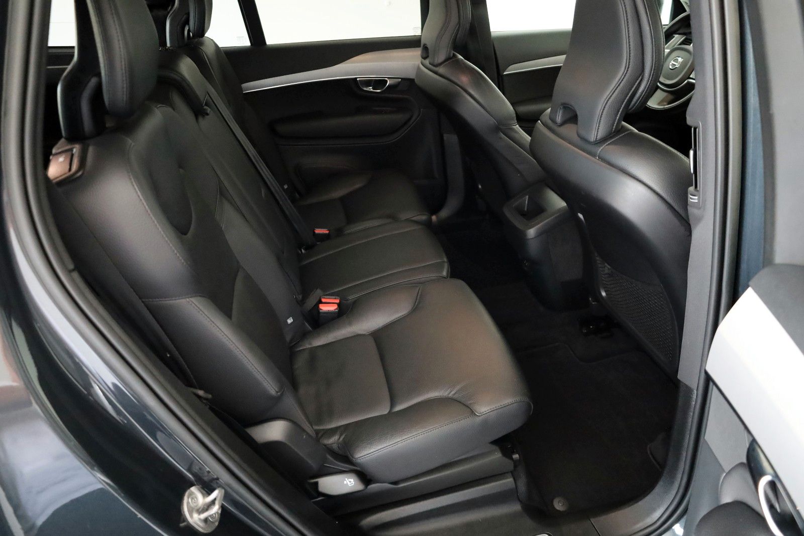 Fahrzeugabbildung Volvo XC90 Momentum Pro AWD,Leder,Navi,SH,7Sitzer,ACC