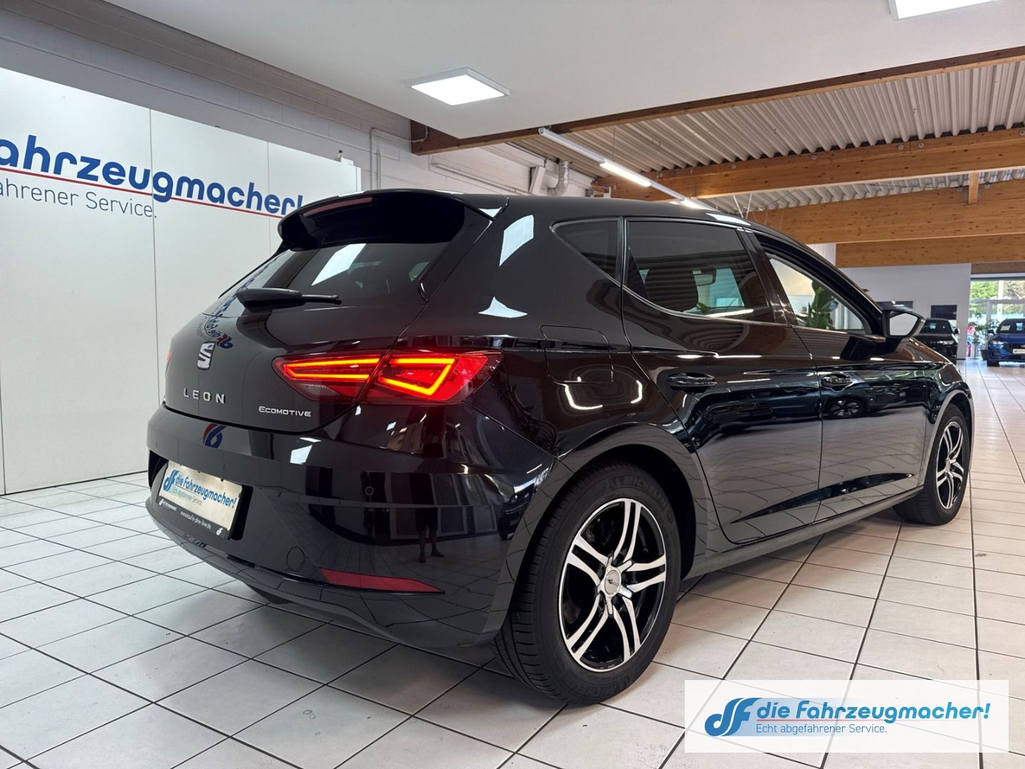 Fahrzeugabbildung SEAT Leon Ecomotive Style Navi LED Sperrdiff. Mehrzon