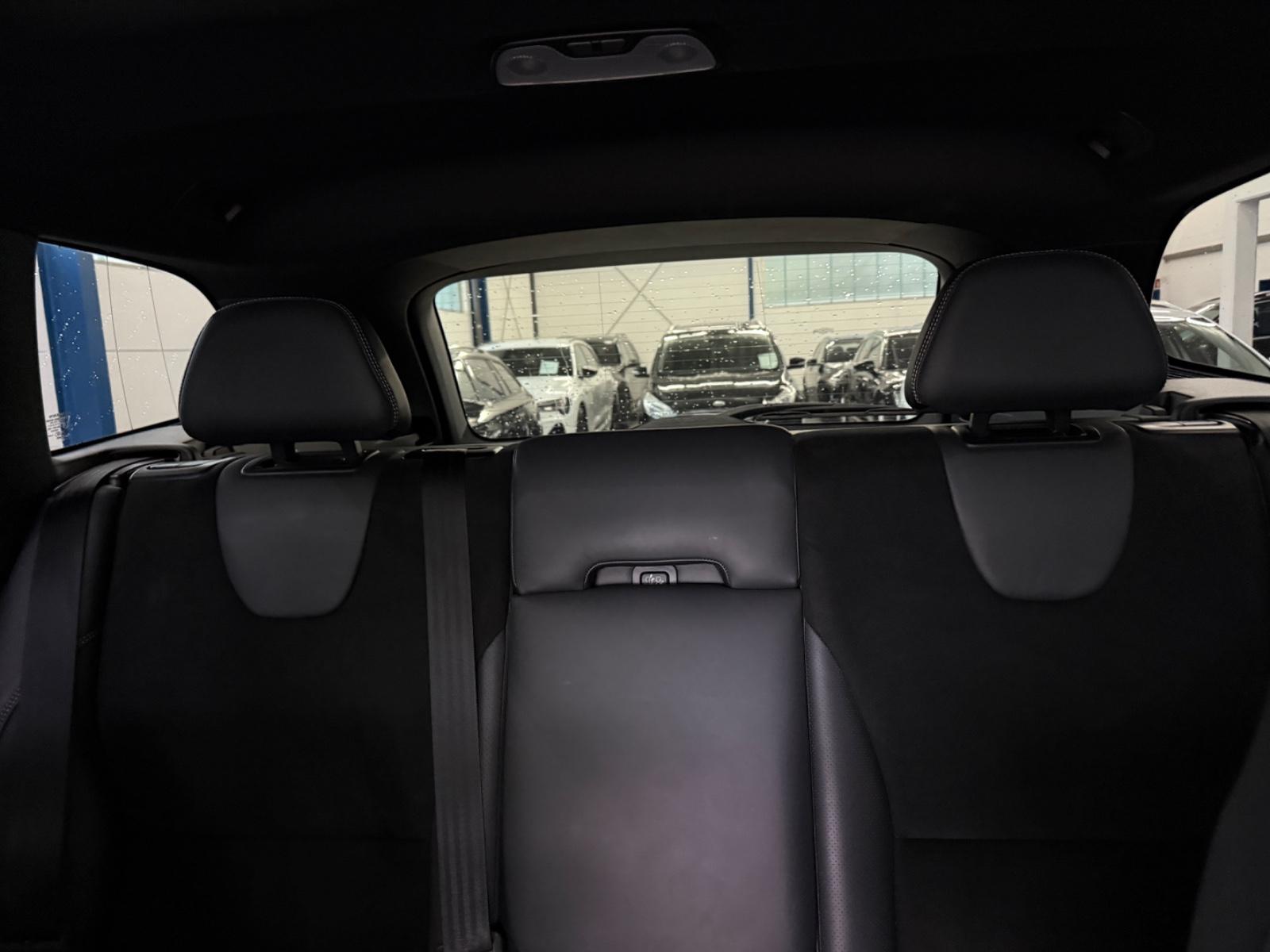 Volvo XC60 2.0 D4*MOMN*R-DSGN*2WD*ACC*PAN*CAM*BI-XN*AH