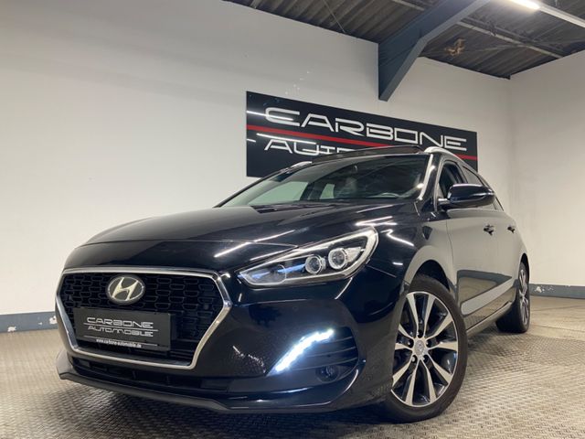 Hyundai i30 cw Premium *Navi*Pano*ACC*