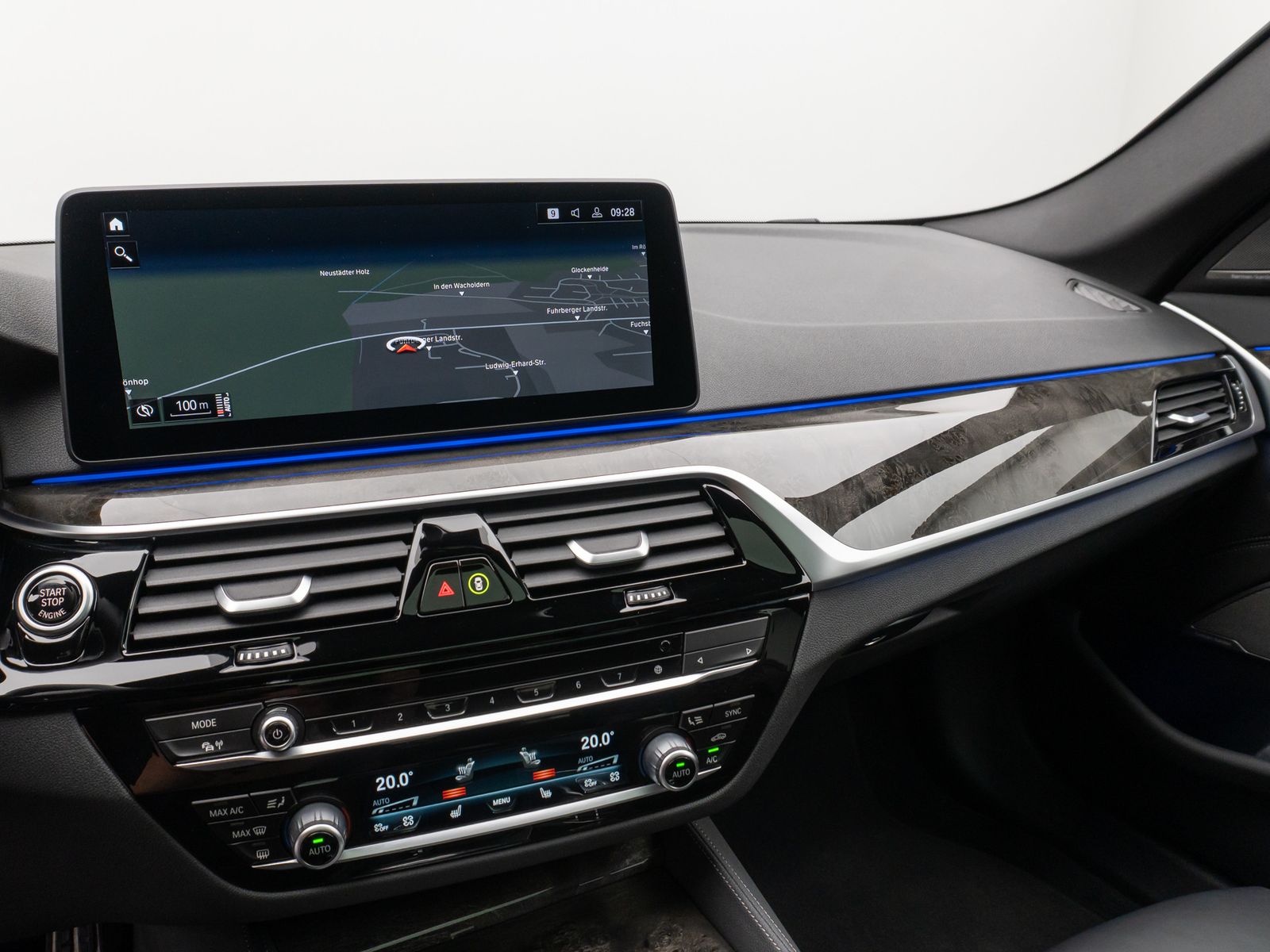 Fahrzeugabbildung BMW 540i xD M Sport Glasdach Laser Kamera HUD SoftCL