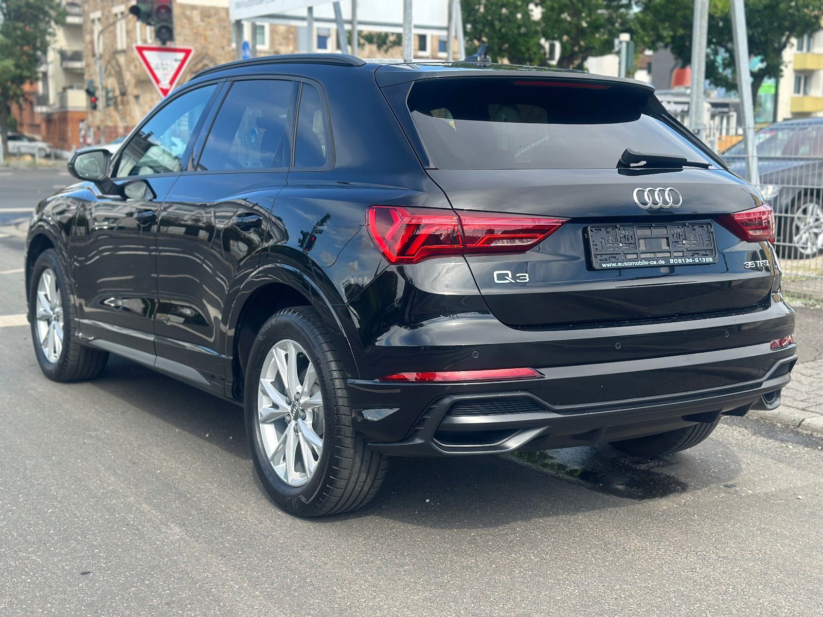 Fahrzeugabbildung Audi Q3 35 TFSI S LINE SPORTPAKET*MOD.2020+VIRTUAL*
