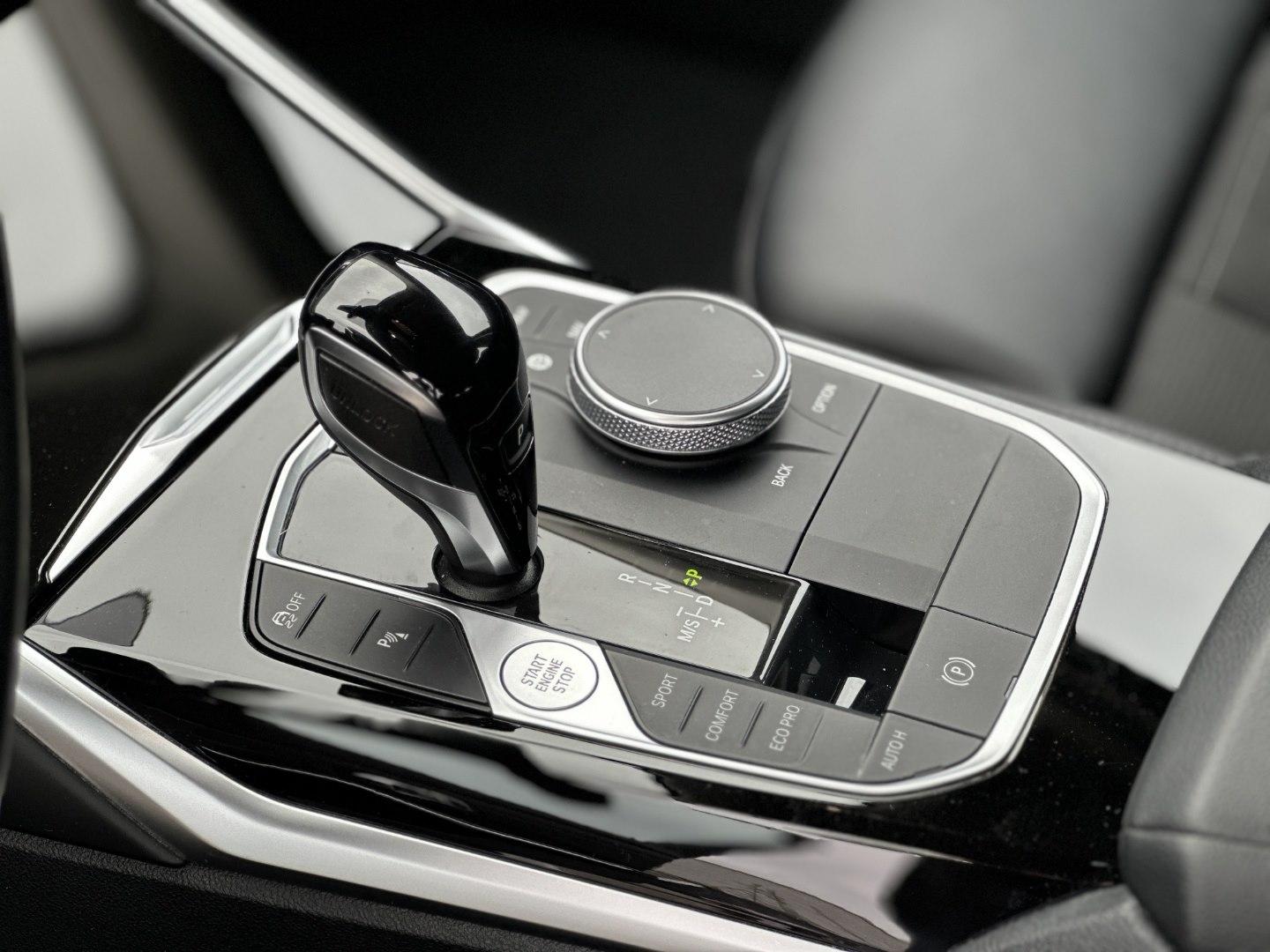 BMW 320d Touring Sport Line HiFi DAB LED WLAN RFK
