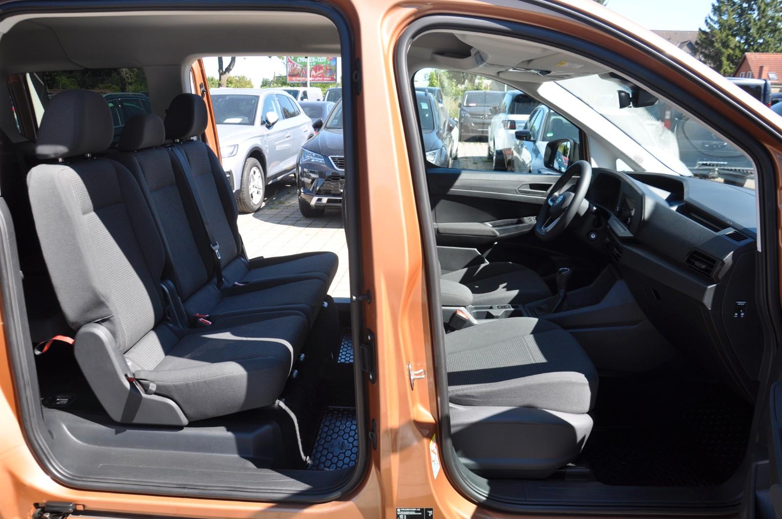 Volkswagen Caddy Maxi 1.5 TSI LED-APPLE-7 SITZER