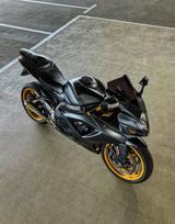Suzuki GSXR-750 K6 - SUZUKI GSXR K7