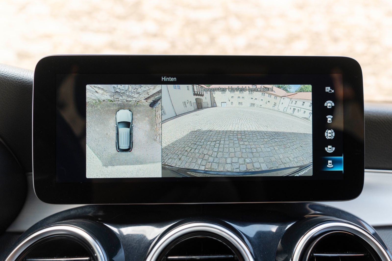 Fahrzeugabbildung Mercedes-Benz GLC 300 4MATIC LED 360° PANO TOTW NAV OFFROAD