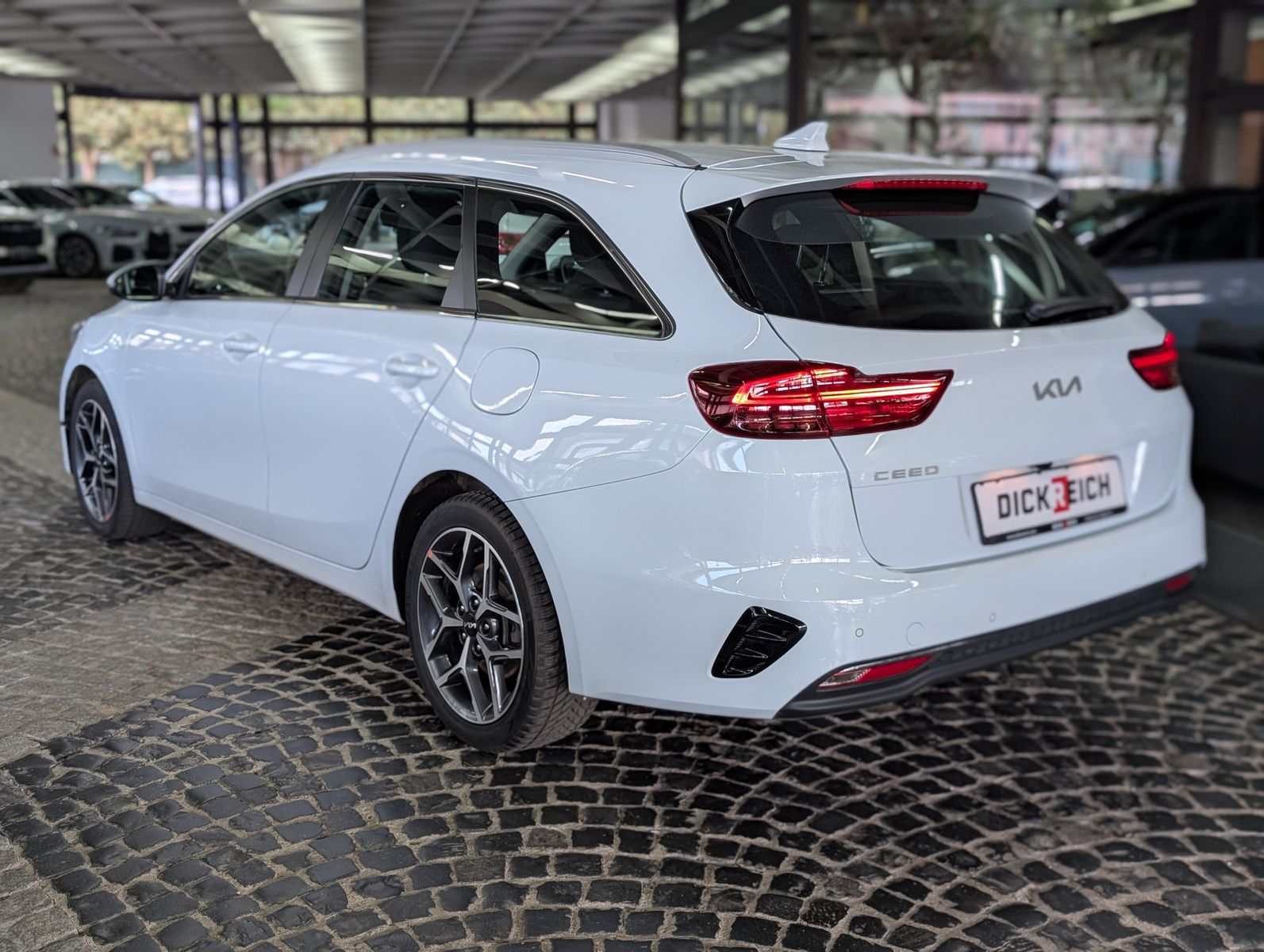 Fahrzeugabbildung Kia cee'd Sportswagon 1.5 Spirit SCC JBL KAM 7J Gar.