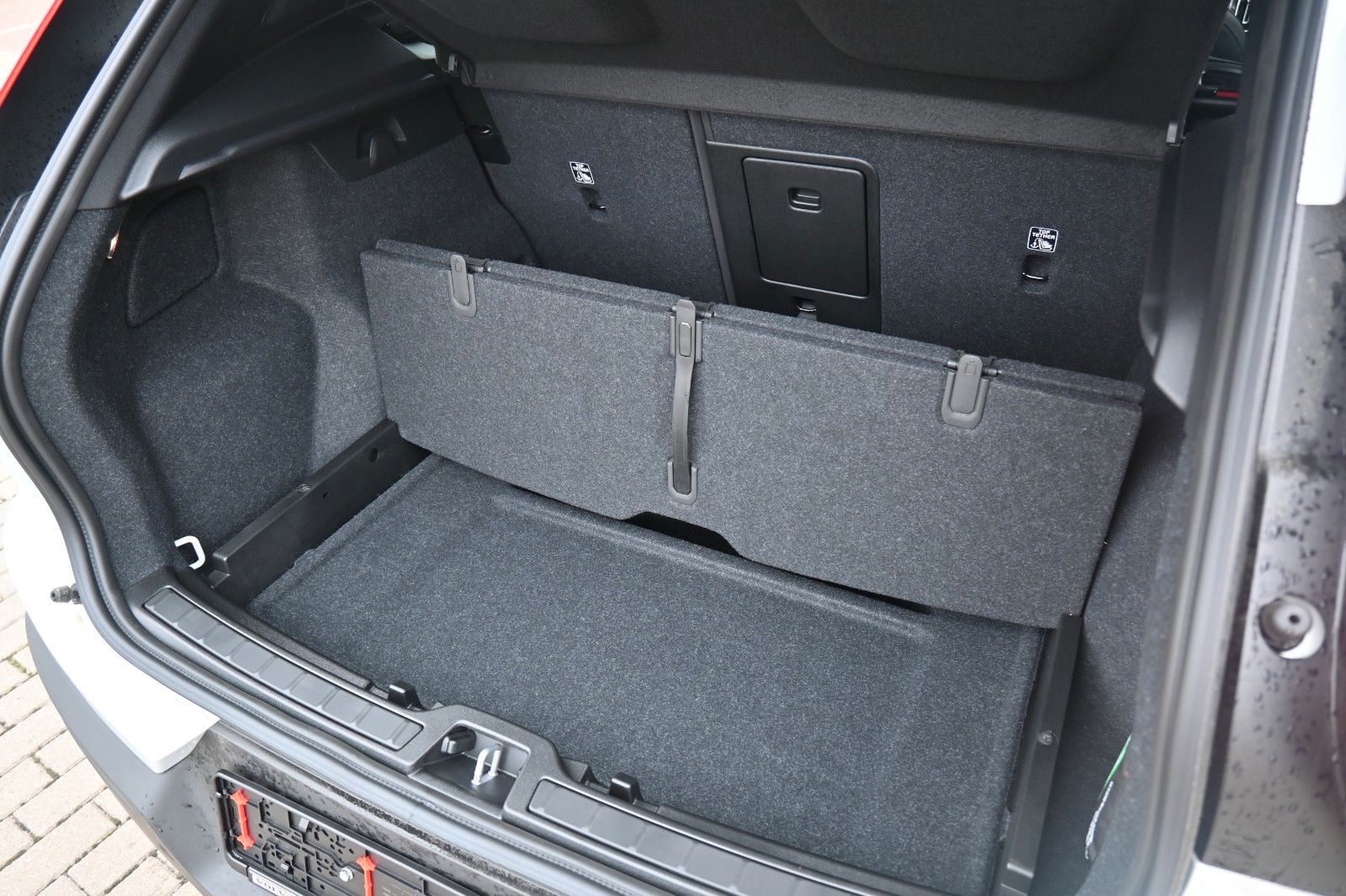 Fahrzeugabbildung Volvo XC40 B4 DKG Ultra Dark*FSHZG*PANO*360°*ACC