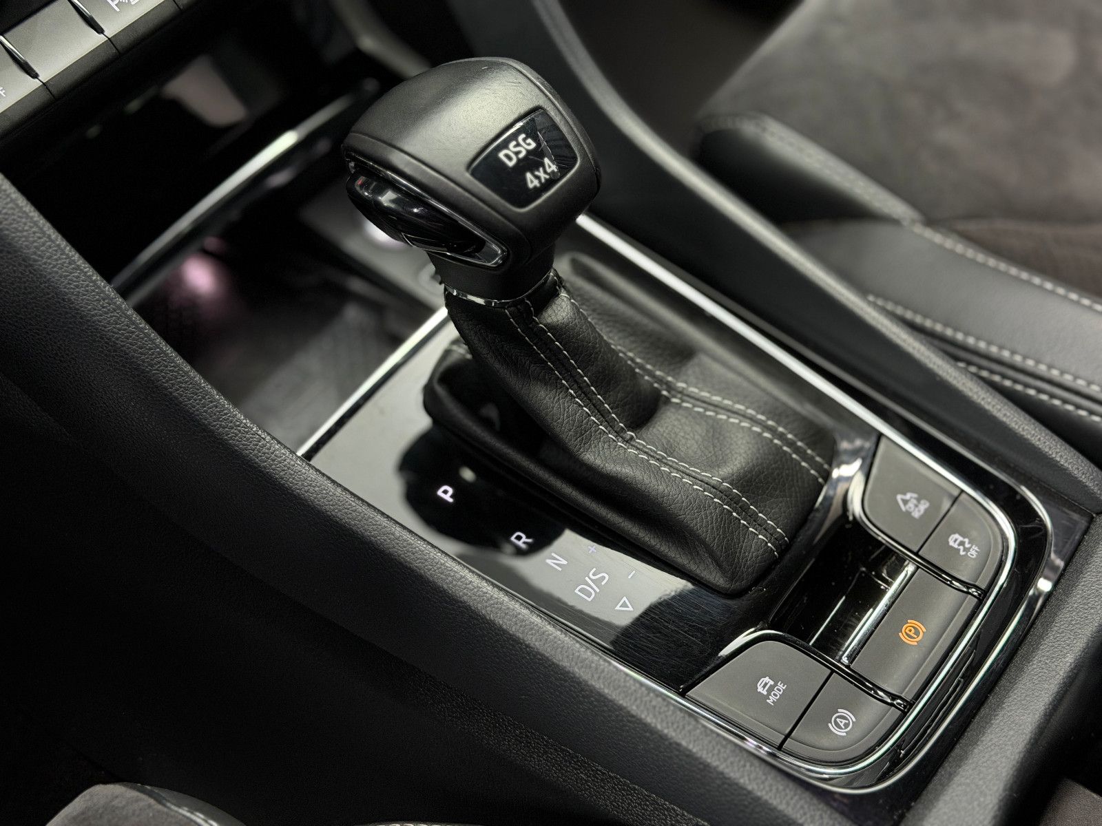 Fahrzeugabbildung SKODA Kodiaq Sportline 4x4 |7-SITZER|AHK|CANTON|NARDO