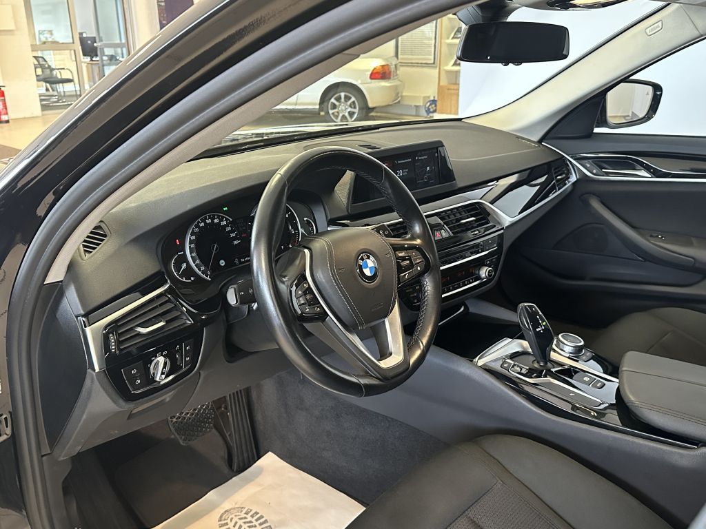 Fahrzeugabbildung BMW 520d Touring Aut.+Assistenz-P.+Carplay+1. Hand+