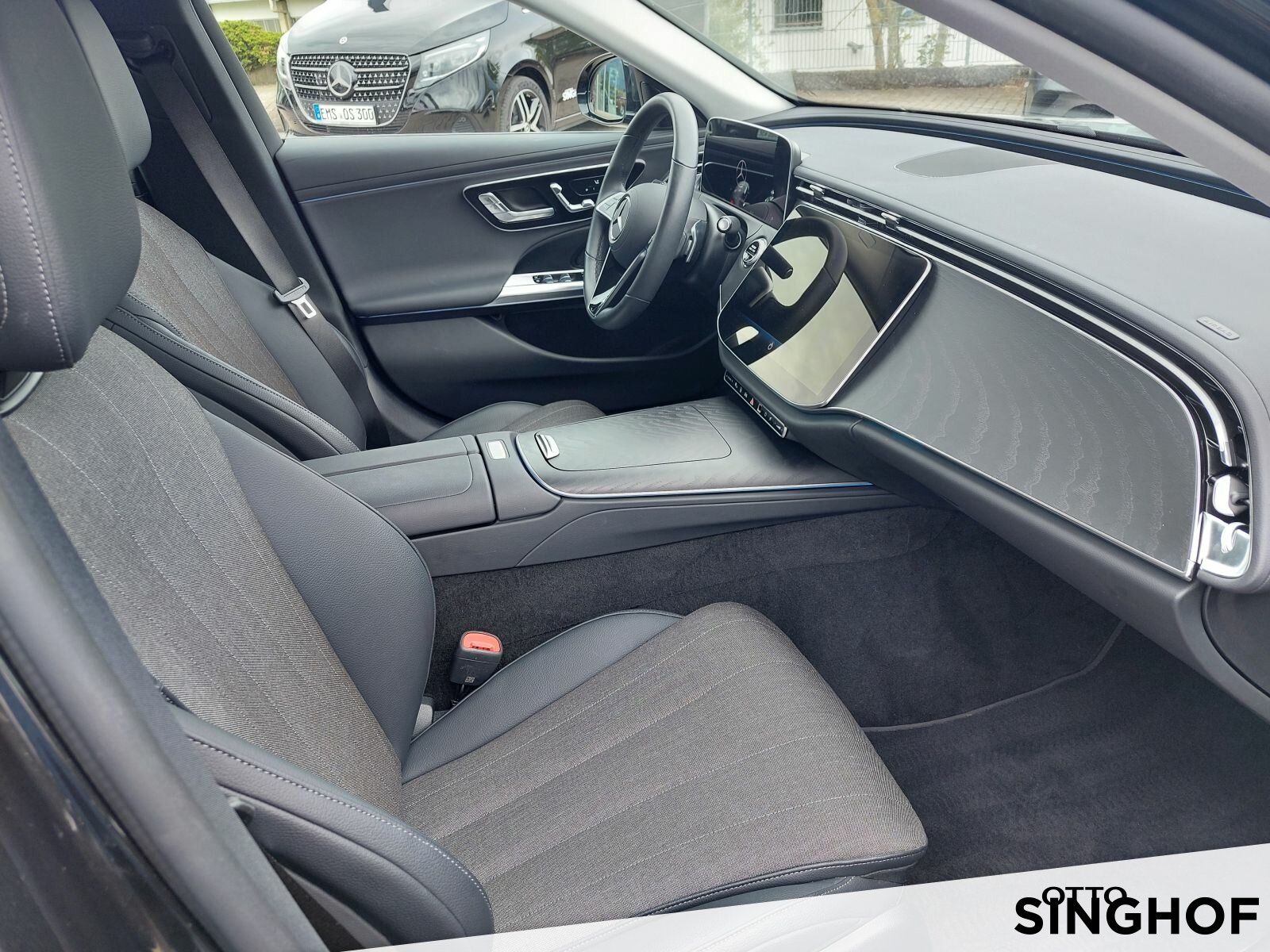 Fahrzeugabbildung Mercedes-Benz E 220 d Avantgarde +AHK+Digital LED+Standhg+360°