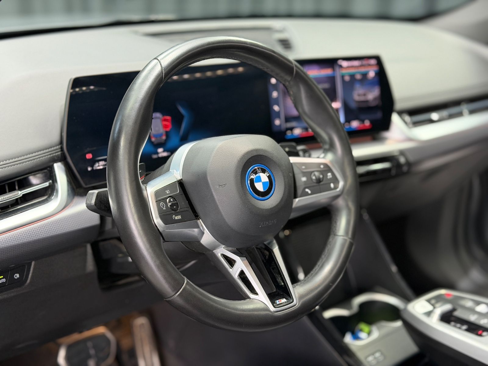 Fahrzeugabbildung BMW X1 xDrive 25e M Sport |HiFi|LED|1.HAND