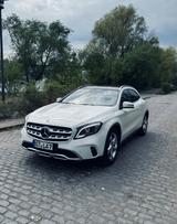 Mercedes-Benz GLA 220d | 4MATIC | Kamera | Pano | TOP gepflegt - Mercedes-Benz GLA 220 in Köln