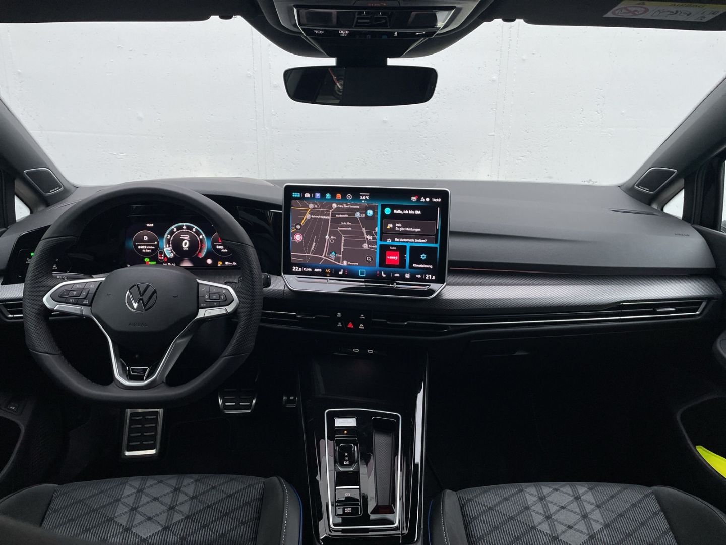 Golf Variant VIII R-Line 1.5 eTSI DSG AHK/Pano/H