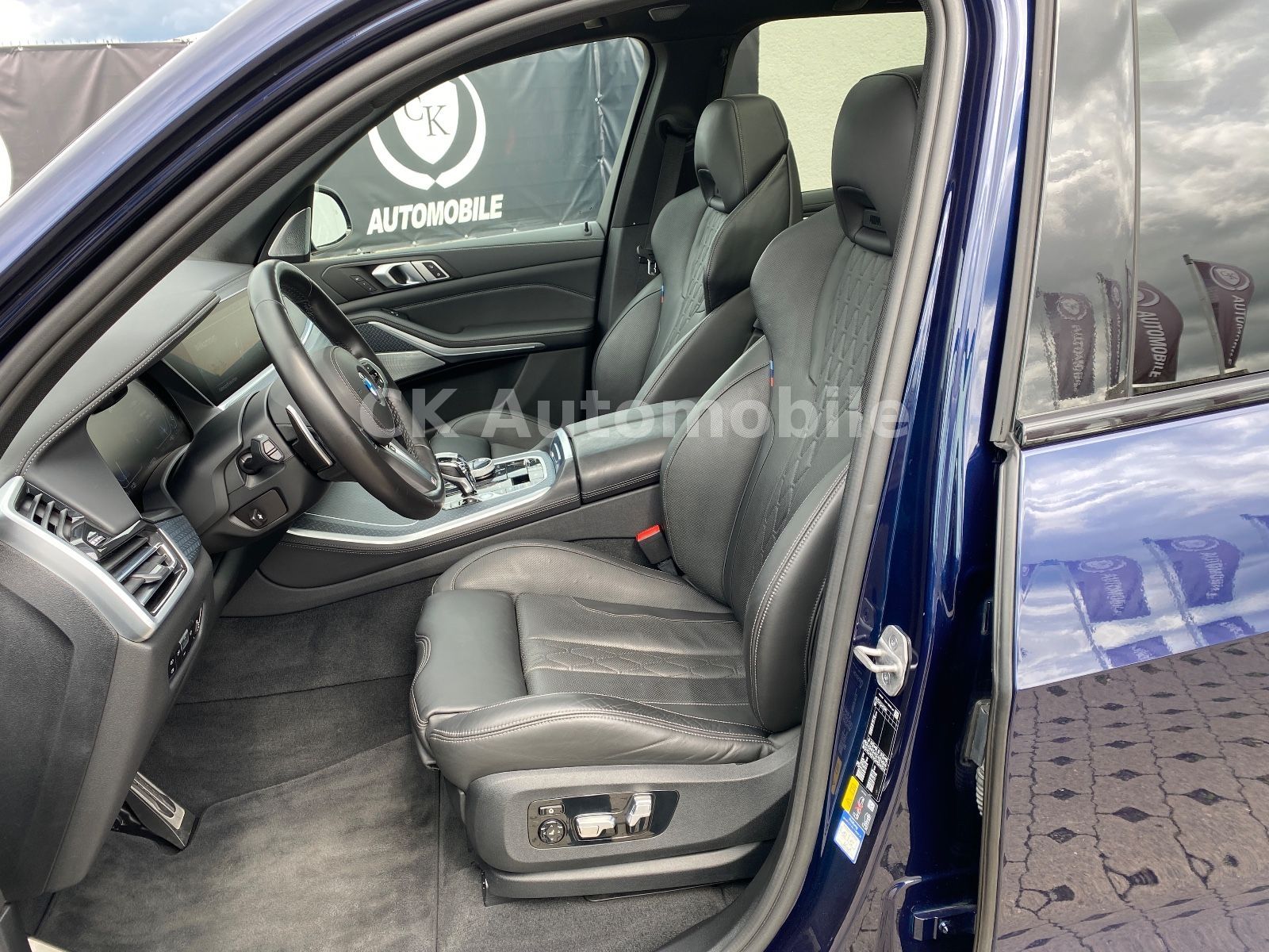 Fahrzeugabbildung BMW X5 xDrive45e M-Sport/Laser/Pano/Head-Up/360°/AHK