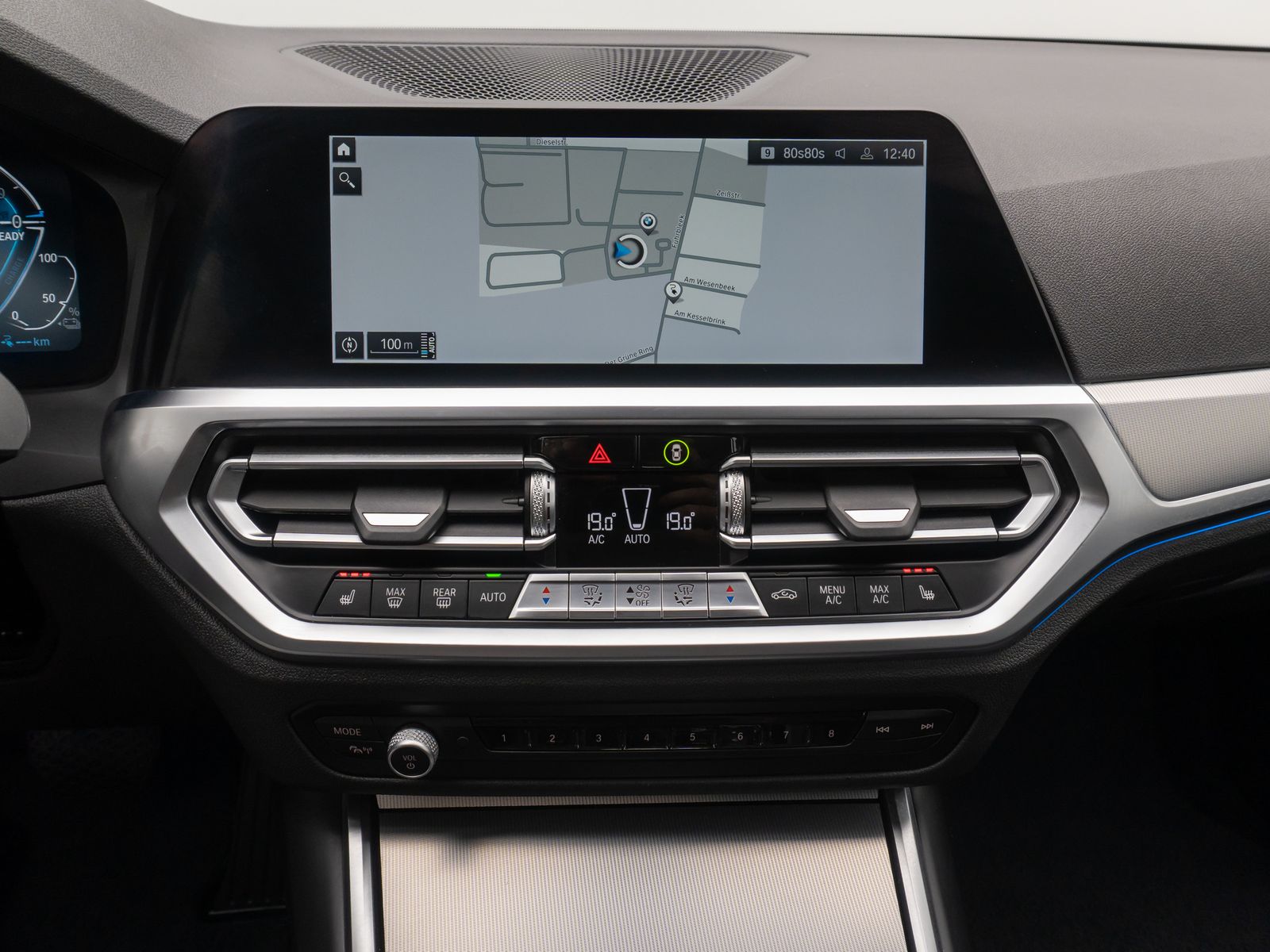 Fahrzeugabbildung BMW 330e  Sport Line Kamera DAB Laser HUD H/K Alarm