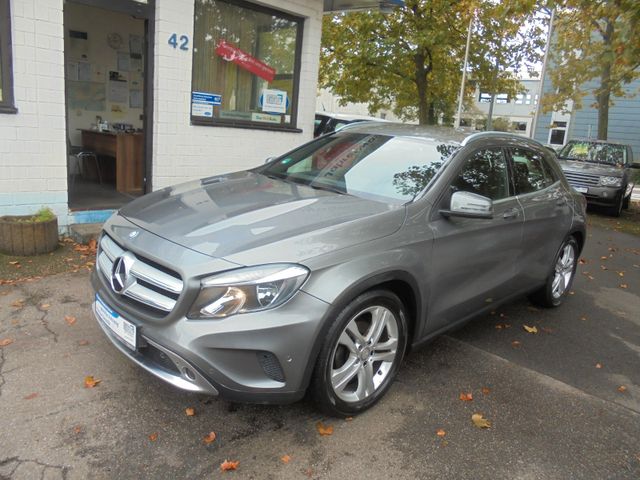 Mercedes-Benz GLA 200"KLIMATR.-LEDER-PDC"