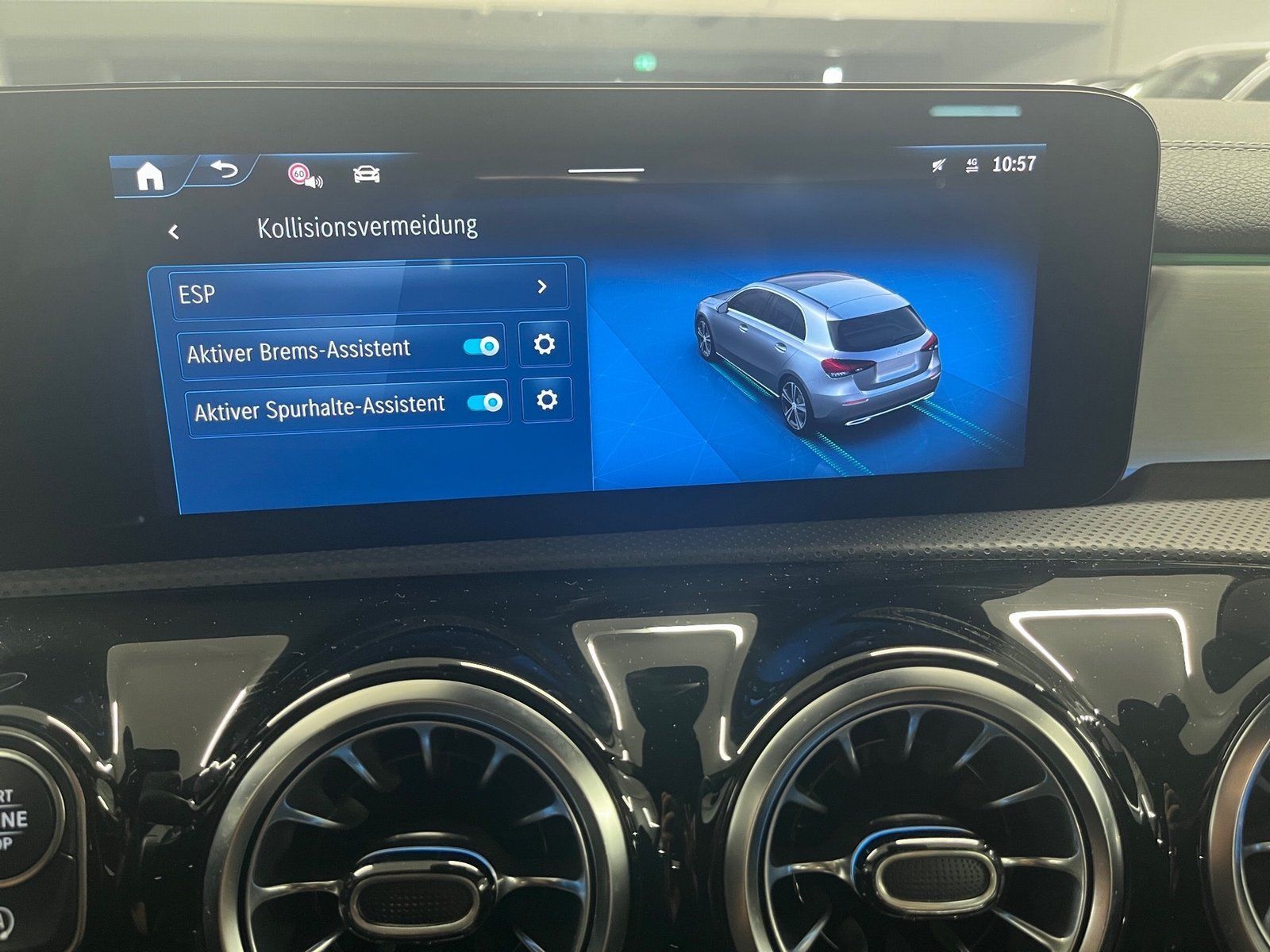 Fahrzeugabbildung Mercedes-Benz A 200 AMG-Line*MBUX*Kamera*LED*Navi*DAB*Ambiente