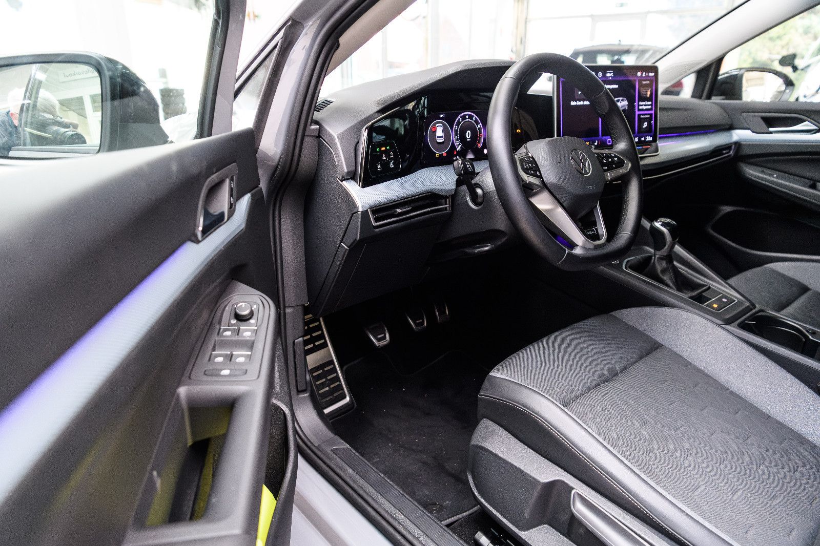 Fahrzeugabbildung Volkswagen Golf VIII Goal 1.5 TSI LED+APP+ACC+PDC+5 J.GAR.