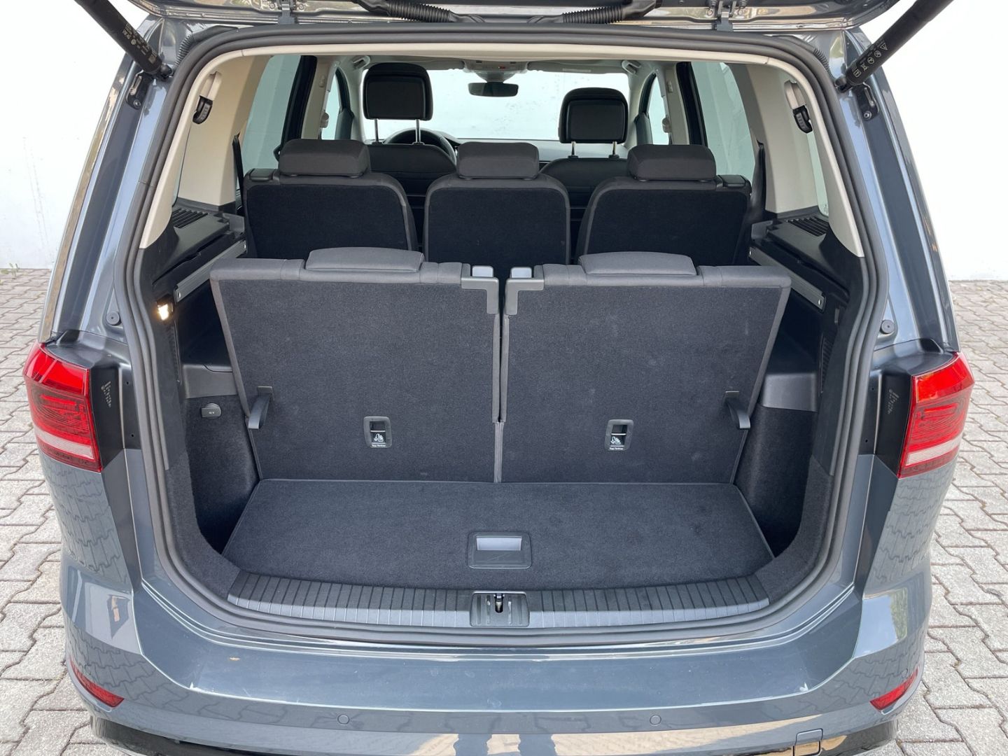 Touran 1.5 TSI DSG R-Line ACC/Navi/LED/Pano/CAM 