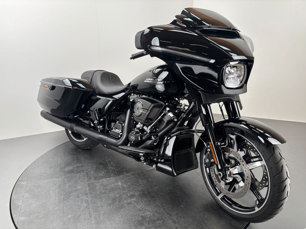 Fahrzeugabbildung Harley-Davidson STREET GLIDE FLHX *NEUWERTIGER ZUSTAND*