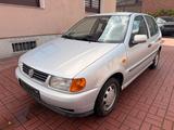 Volkswagen Polo 1.0i 2.HAND+SERVO - gebrauchte VW Polo aus dem Jahr 1999