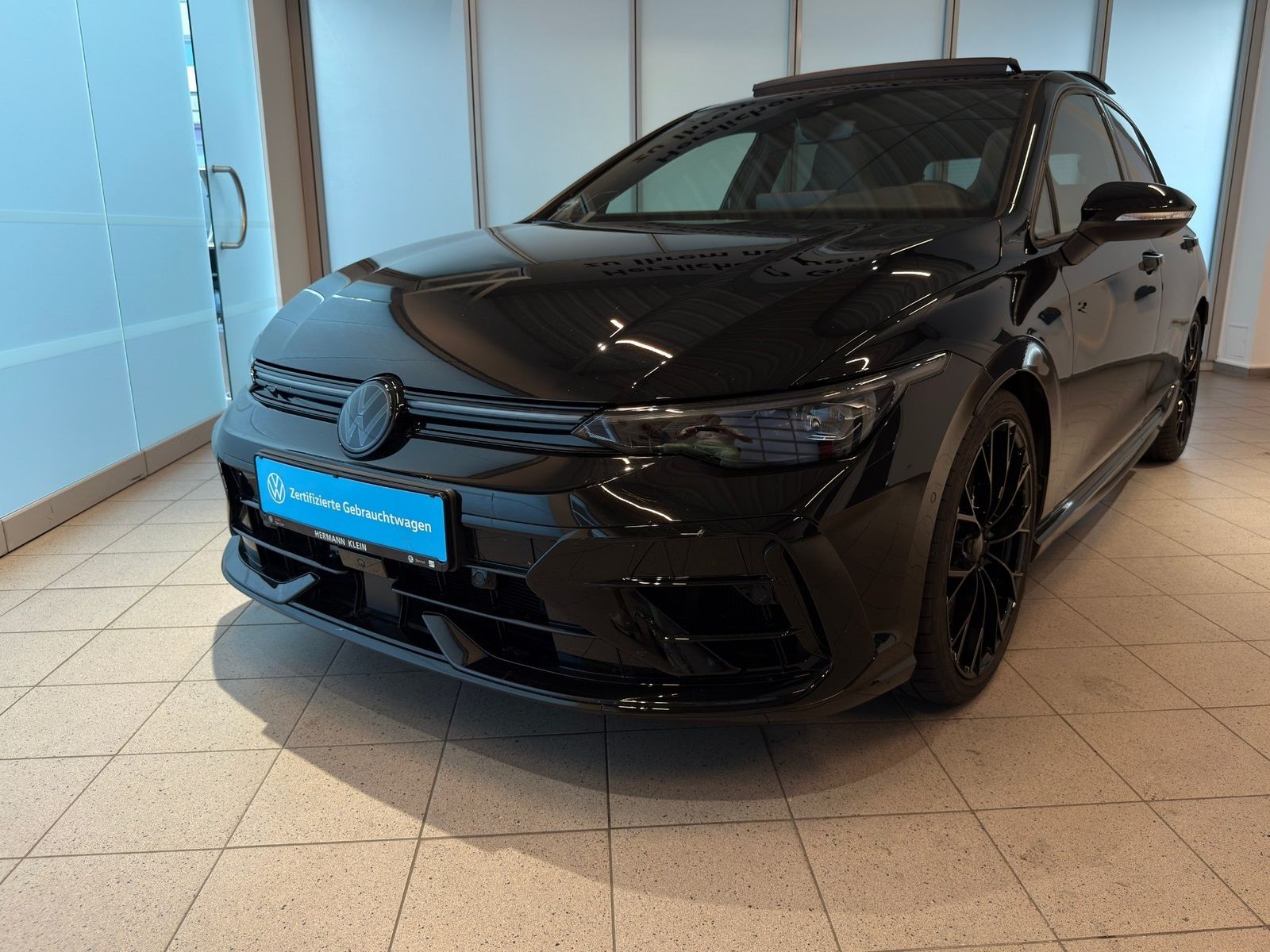 Volkswagen Golf VIII 2.0 TSI R Black Edition 4Motion foto 3
