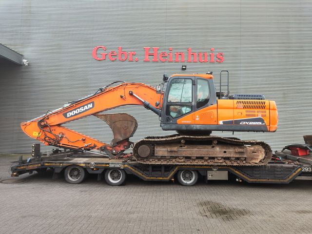 Doosan DX 225 LC-5 2 Buckets German Machine!