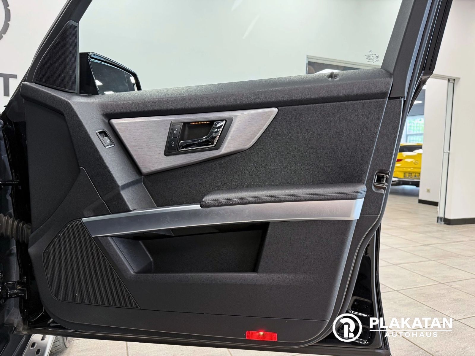 Fahrzeugabbildung Mercedes-Benz GLK 320 CDI 4Matic Navi Leder Panorama Bi-Xenon