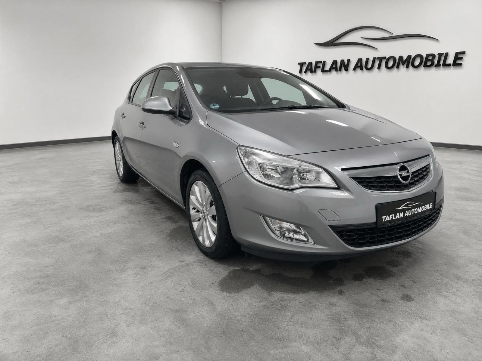 Opel Astra J Lim. 5-trg. Edition