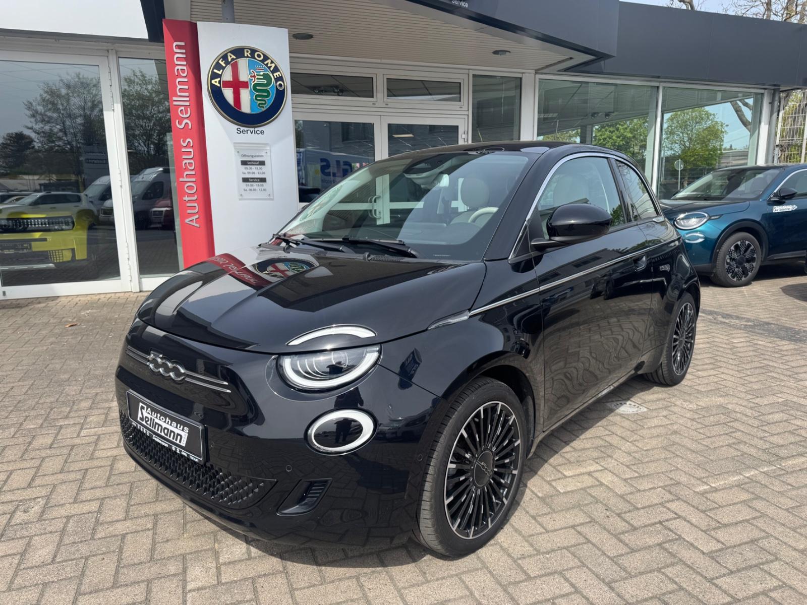 Fiat 500e La Prima