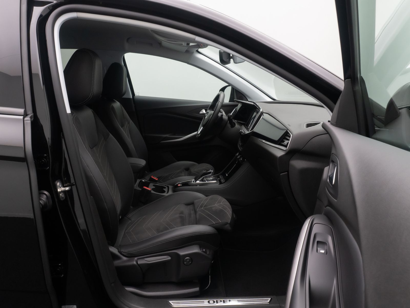 Fahrzeugabbildung Opel Grandland GS ACC 360° DAB Komfort DigitDisp 19"