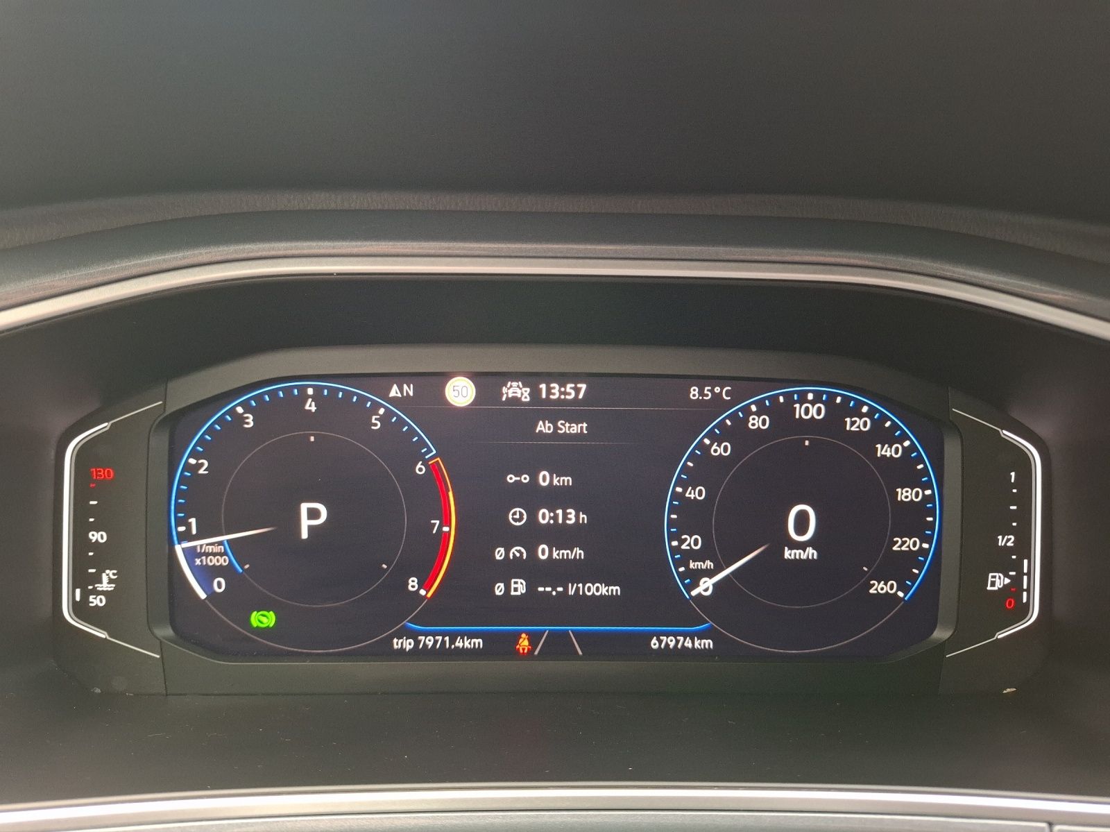 Fahrzeugabbildung Volkswagen T-Roc TSI Style DSG LED Navi AID ACC Park-Assist