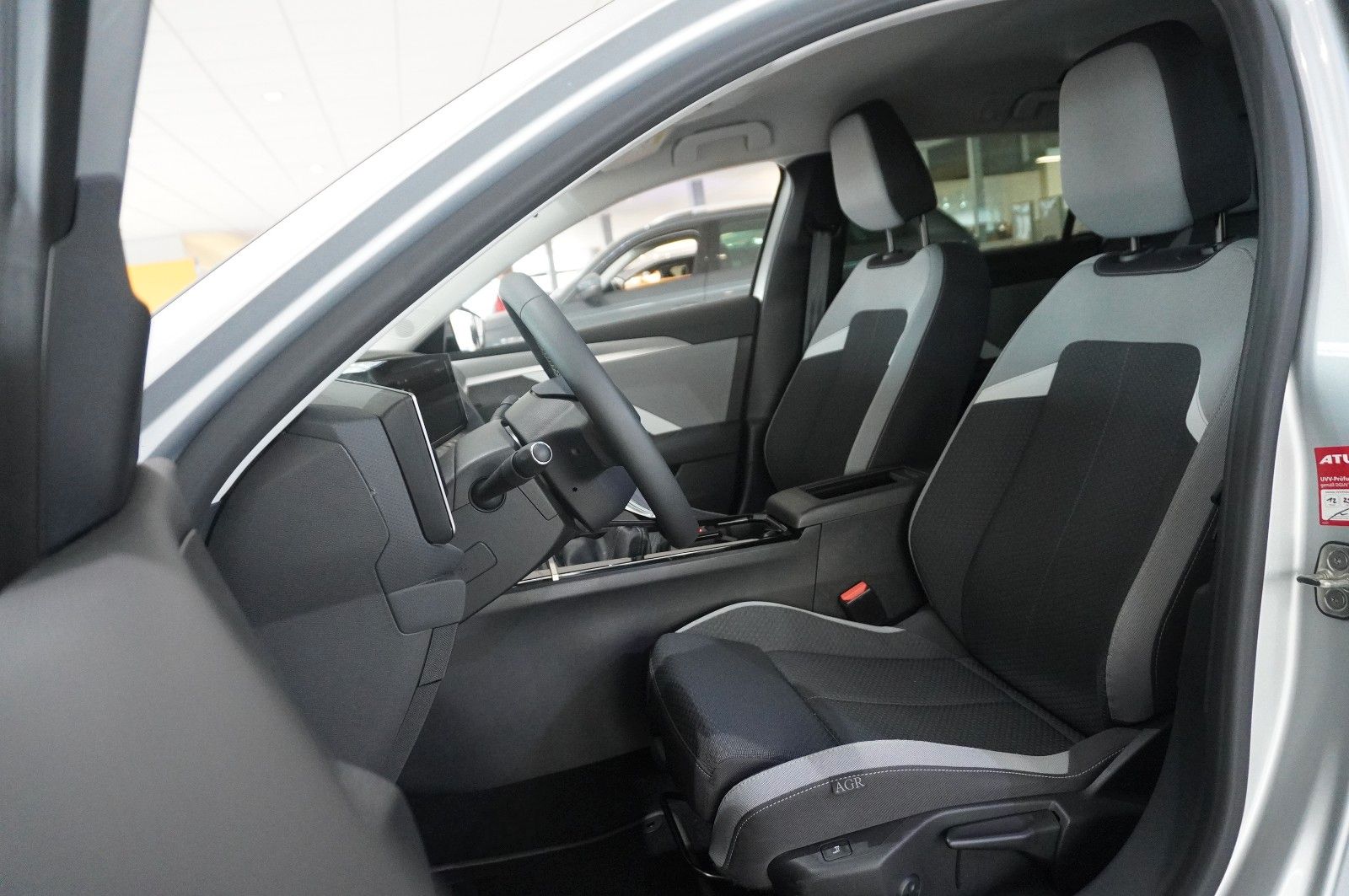 Fahrzeugabbildung Opel Astra L ST 1.2T  LED/NAVI/SHZ/ALU16/KAMERA/ALLWE