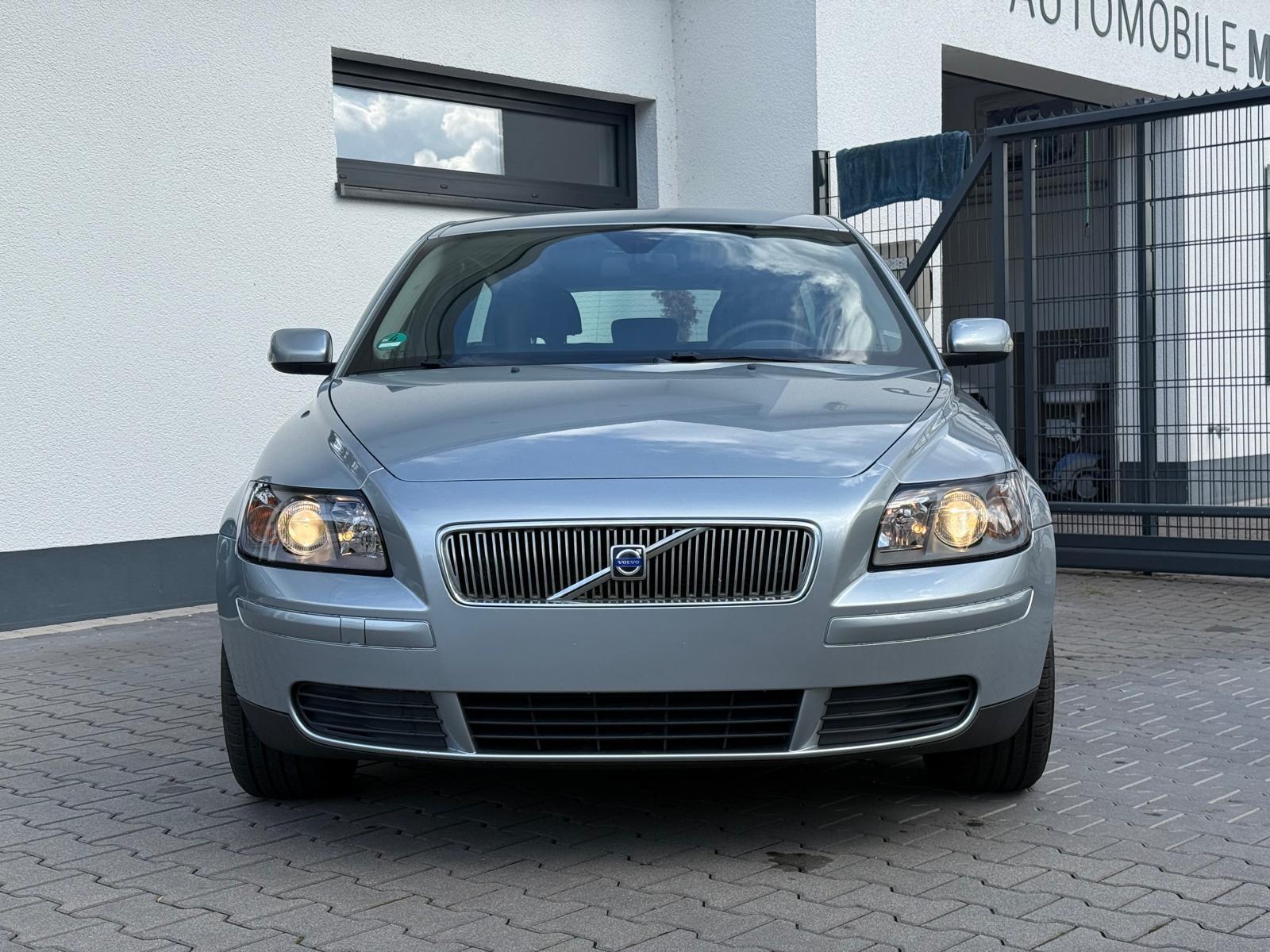 Volvo V50 2.4 Aut. KLIMAHU + Service NEU 