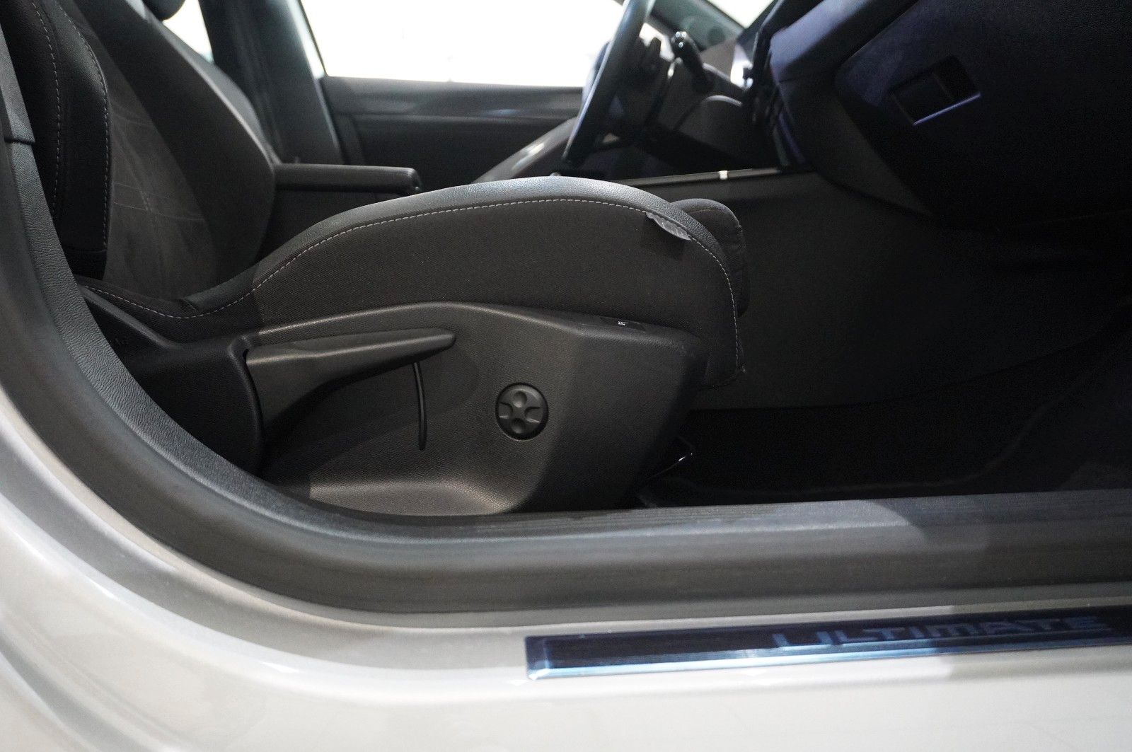 Fahrzeugabbildung Opel Astra L ST 1.5D ULTIMATE NAVI/LED/360°/PANO/DAB+