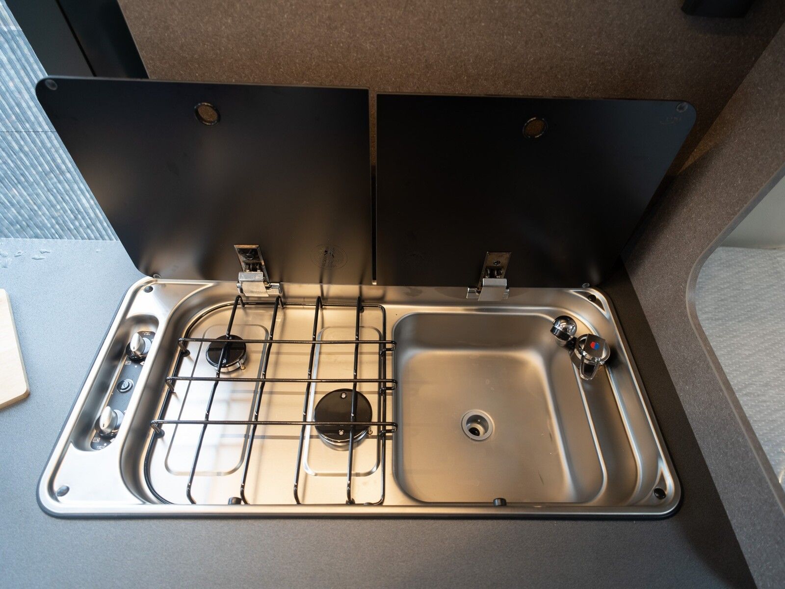 Fahrzeugabbildung Dethleffs Globetrail Active 600 DS Fiat Expedition Grau