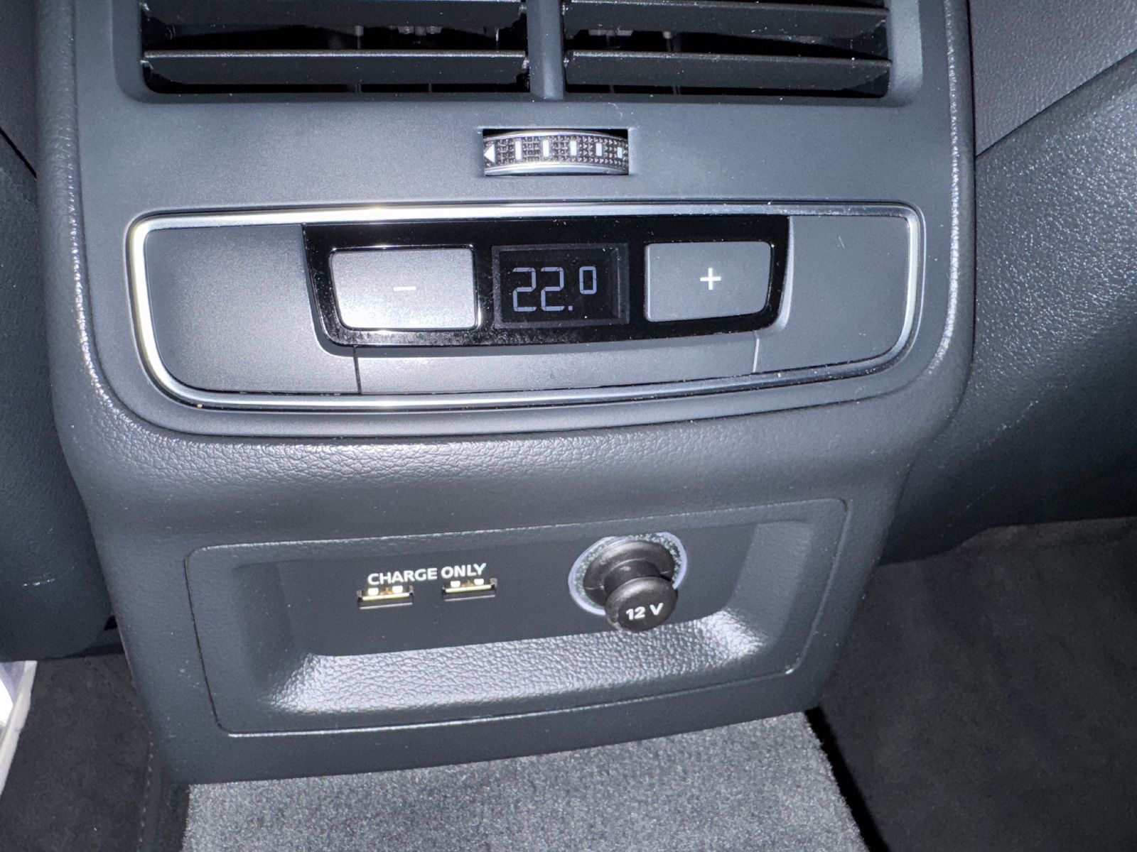 Fahrzeugabbildung Audi A4 45 TDI QUATTRO 2X S-LINE BLACK EDITION 19´RS