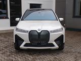 BMW iX Baureihe iX  M50 xDrive Sport - weiße BMW iX