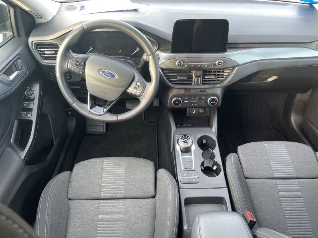 Fahrzeugabbildung Ford Focus 2.0 EcoBlue Active X Turnier, Autom. Navi