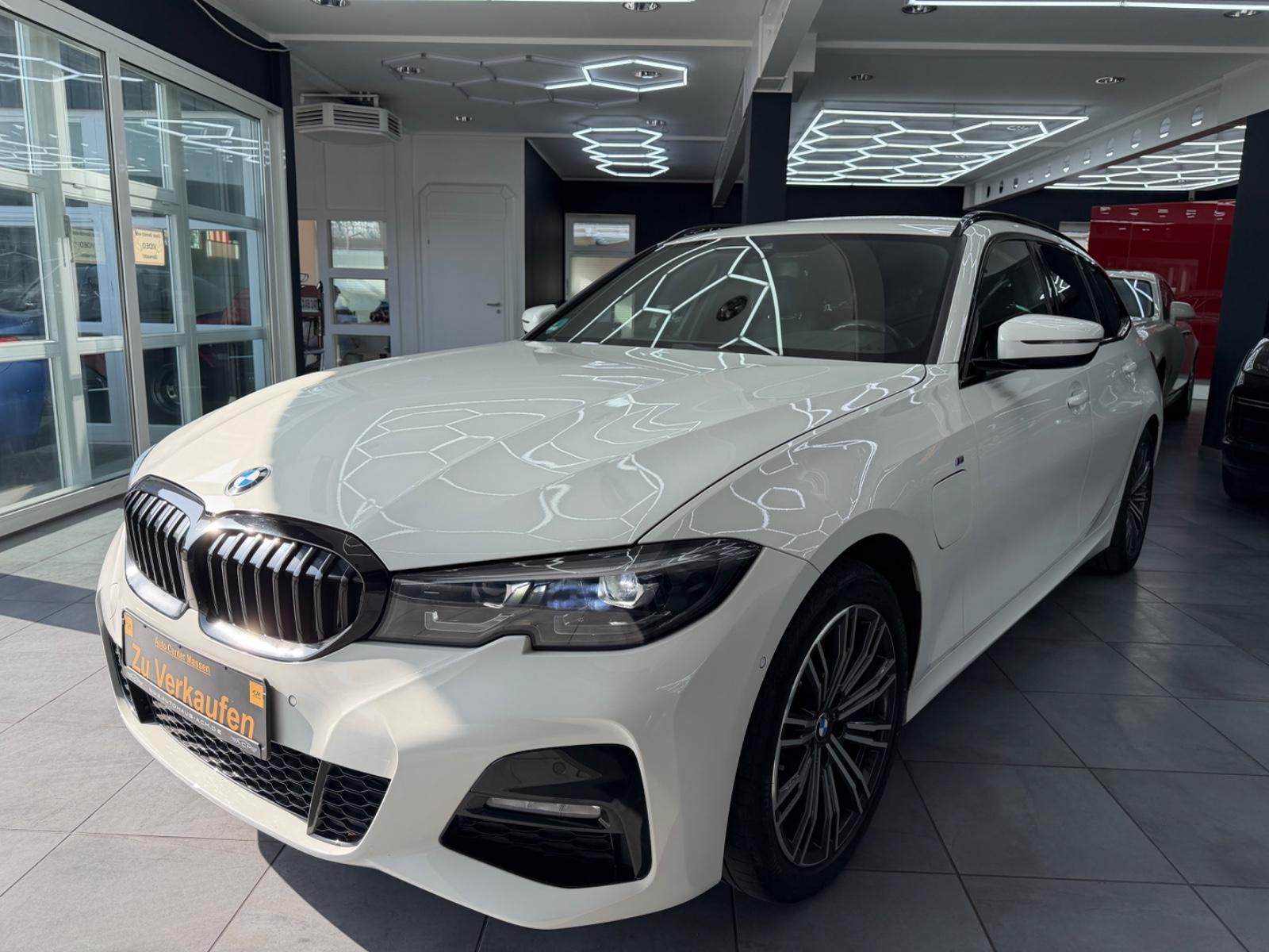 BMW 330e M Sport Touring *Shadow*Navi *Alcantara*LED