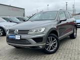 Volkswagen Touareg 4Motion R-Line *Pano*DYN*AHK*360G*ACC* - Volkswagen: R36