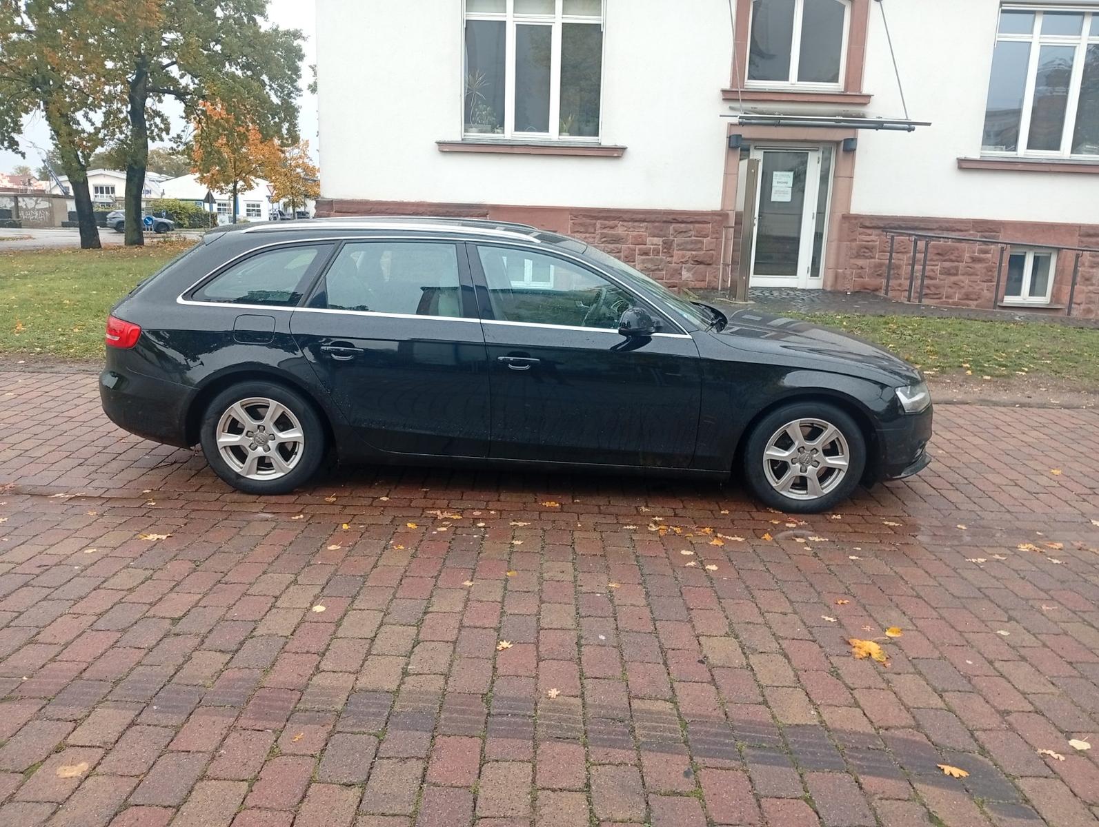 Audi A4 2012 — rear view