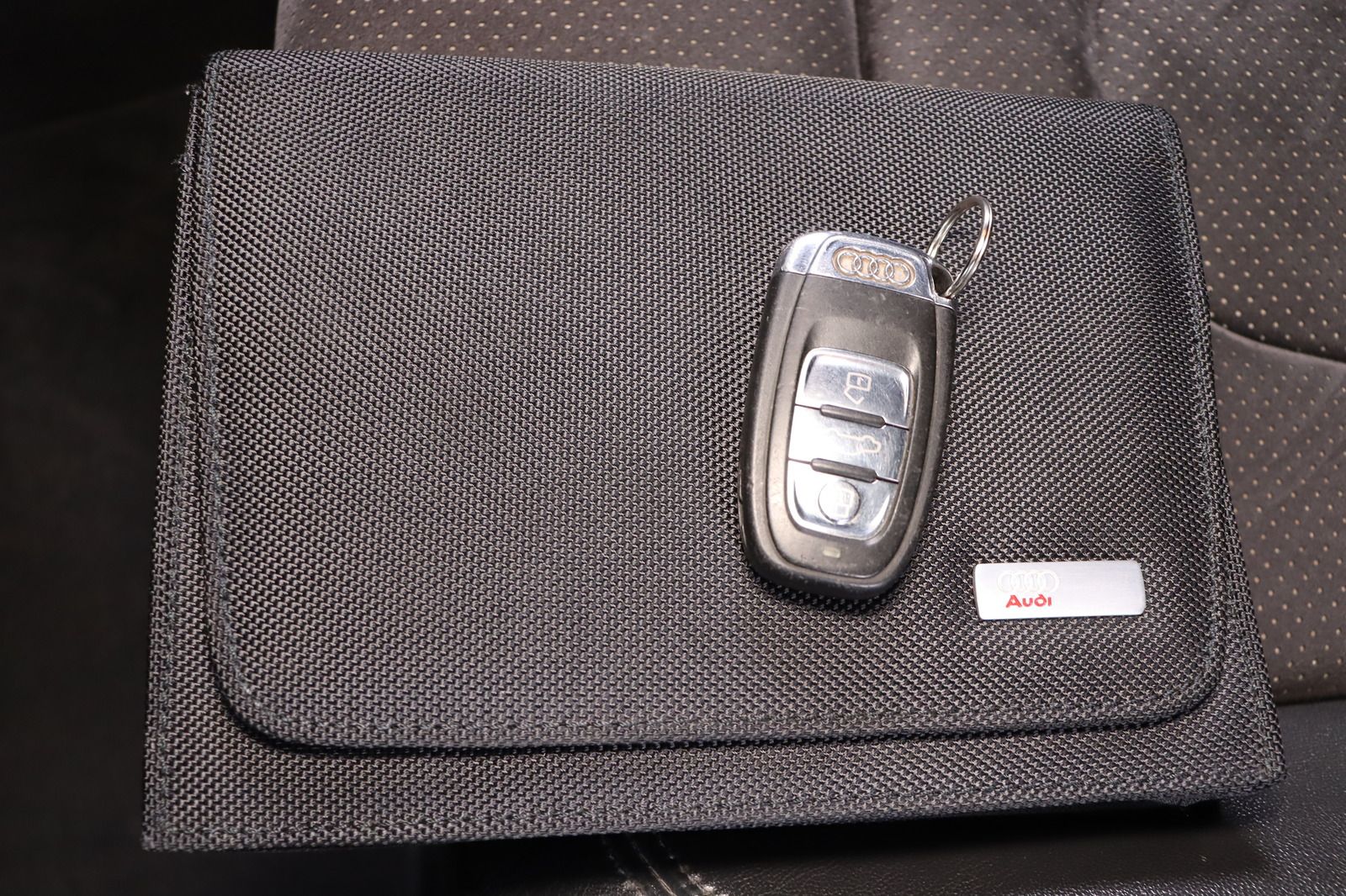 Fahrzeugabbildung Audi A4 2.0 TDI S line Avant * Sitzhzg. * Alcantara *
