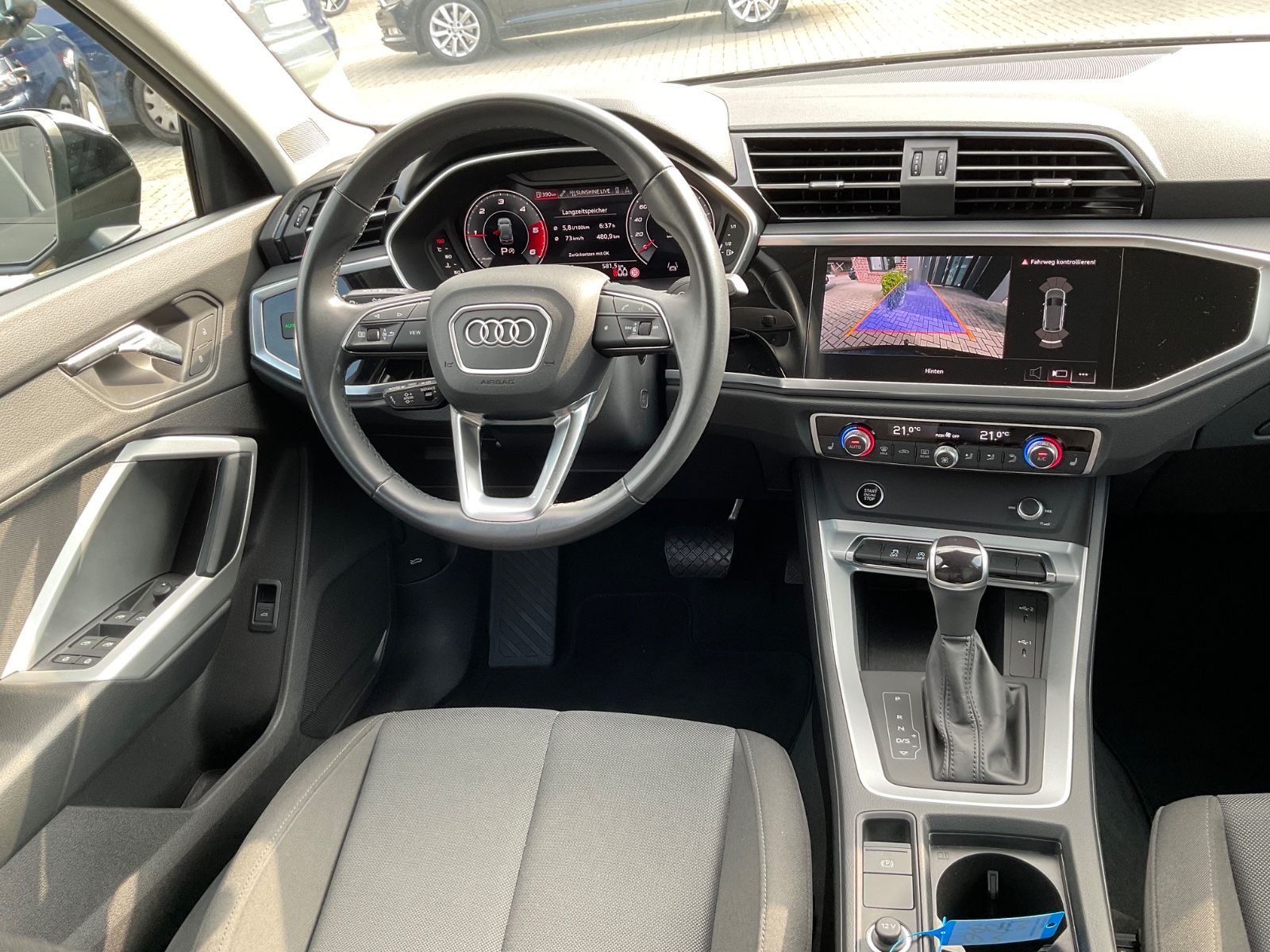 Fahrzeugabbildung Audi Q3 35 TDI S tronic,AHK,Kamera,GJR,LED