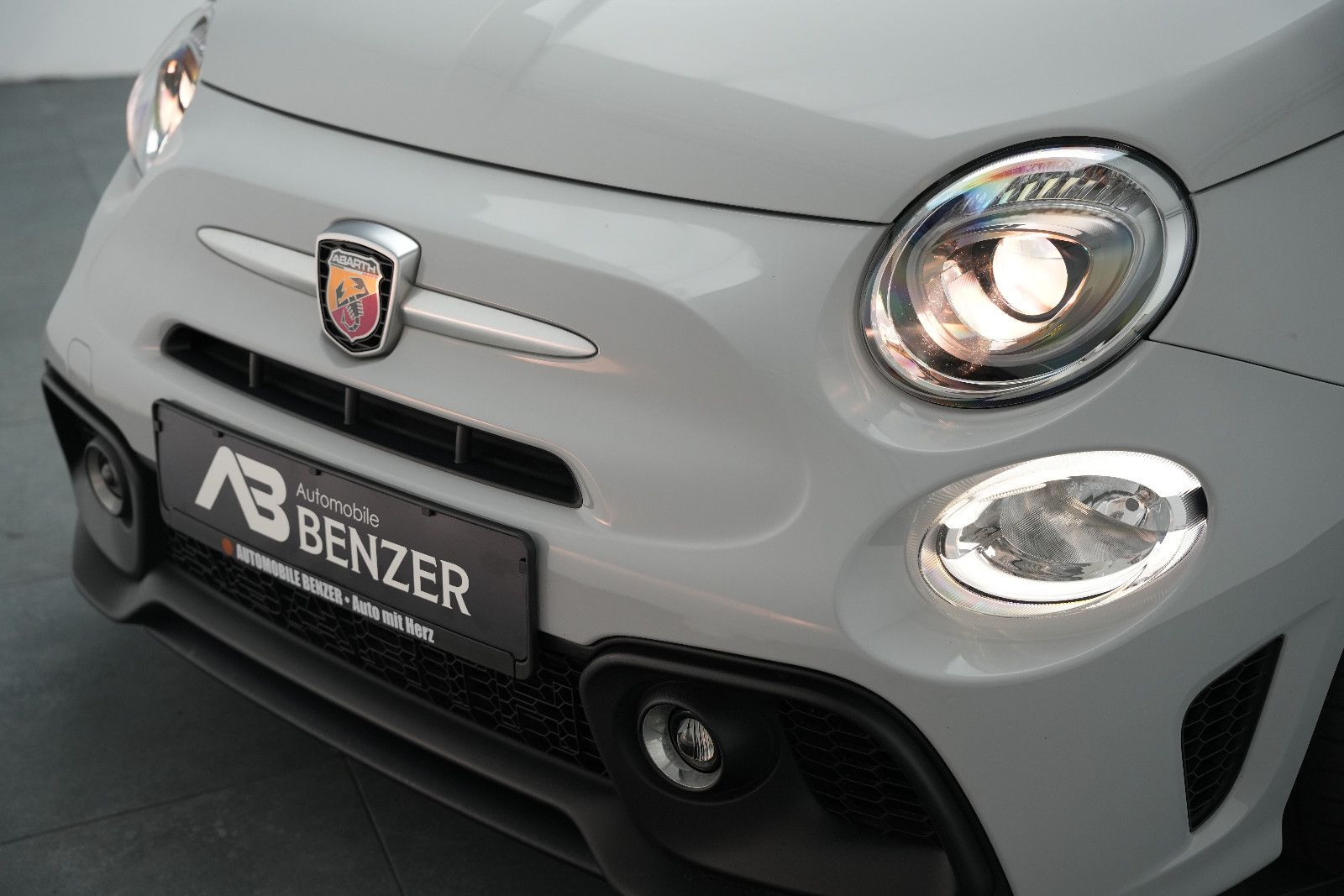 Fahrzeugabbildung Fiat Abarth 500 595 *BeatsAudio*SportsitzeAbarth*PDC*